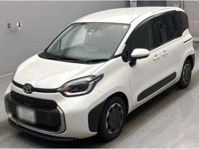 Toyota Sienta 2022 — фото 1, купить с доставкой в Москву