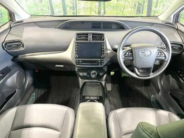 Toyota Prius 2022 — миниатюра 2
