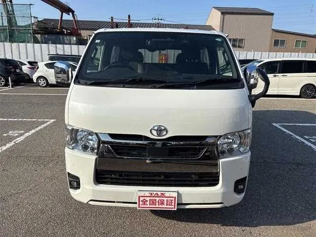 Toyota Hiace Van 2023 — миниатюра 2
