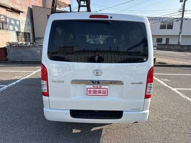 Toyota Hiace Van 2023 — миниатюра 3
