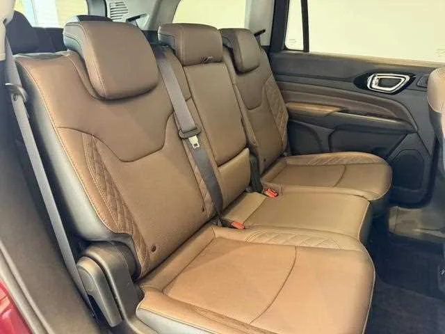 Jeep Commander 2023 — миниатюра 5