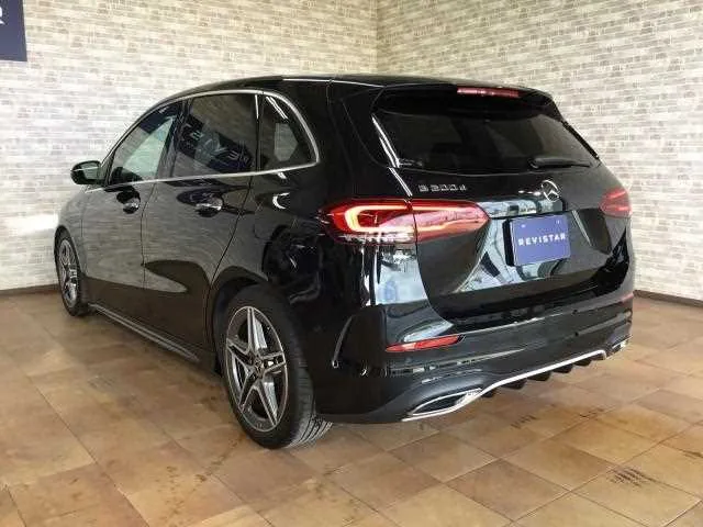 Mercedes-Benz B-Class 2022 — миниатюра 3