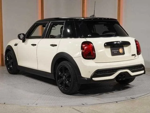 BMW MINI 2022 — миниатюра 4