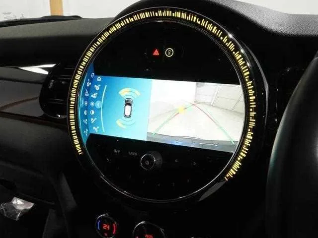 BMW MINI 2022 — миниатюра 3