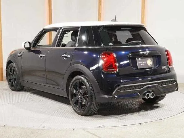 BMW MINI 2022 — миниатюра 4