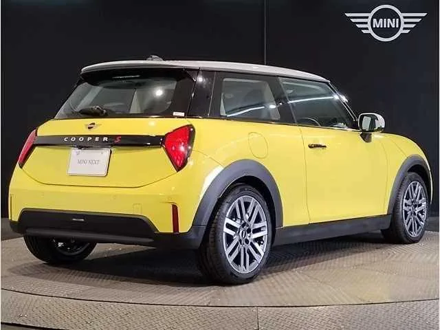 BMW MINI 2025 — миниатюра 2