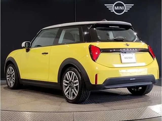 BMW MINI 2025 — миниатюра 4