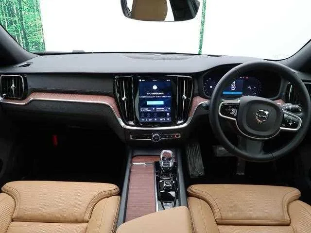 Volvo V60 2025 — миниатюра 2