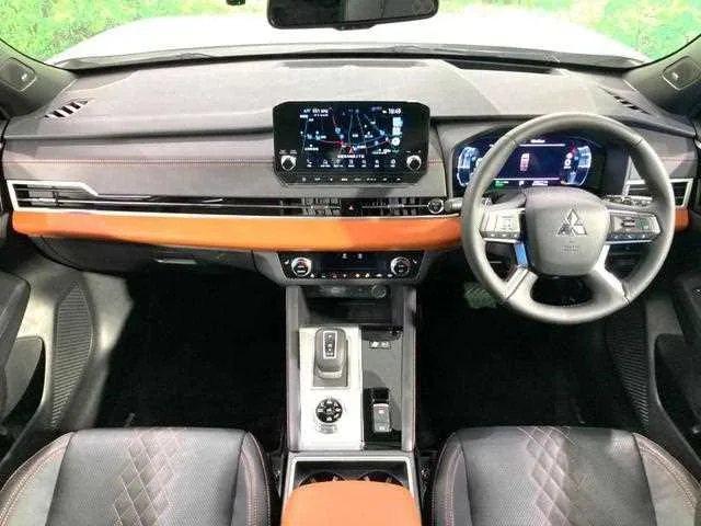Mitsubishi Outlander 2022 — миниатюра 2