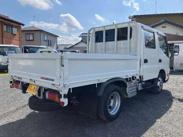 Hino Dutro 2022 — миниатюра 2