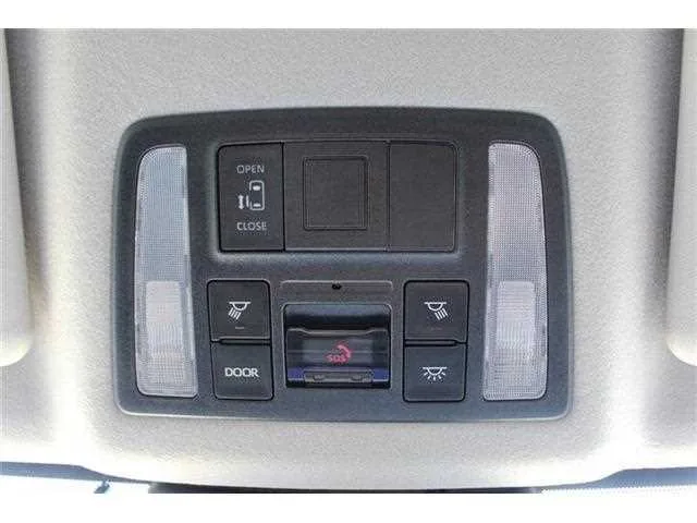 Toyota Noah 2022 — миниатюра 3