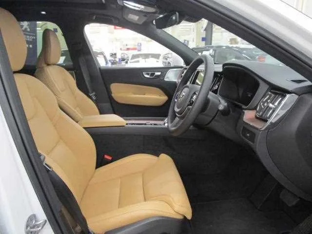 Volvo XC60 2024 — миниатюра 4