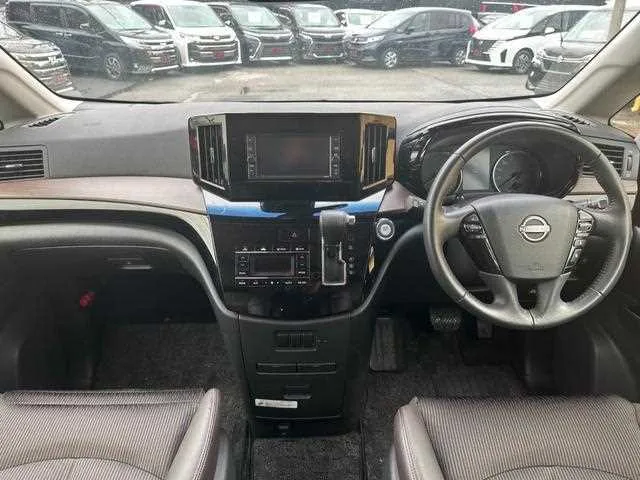 Nissan Elgrand 2024 — миниатюра 2