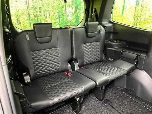 Toyota Voxy 2022 — миниатюра 4