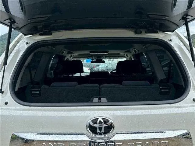 Toyota Land Cruiser Prado 2022 — миниатюра 3