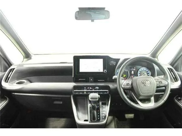 Toyota Noah 2023 — миниатюра 2
