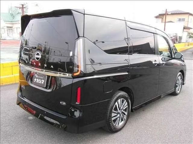 Nissan Serena 2023 — миниатюра 2