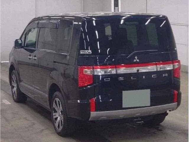 Mitsubishi Delica D:5 2023 — миниатюра 2