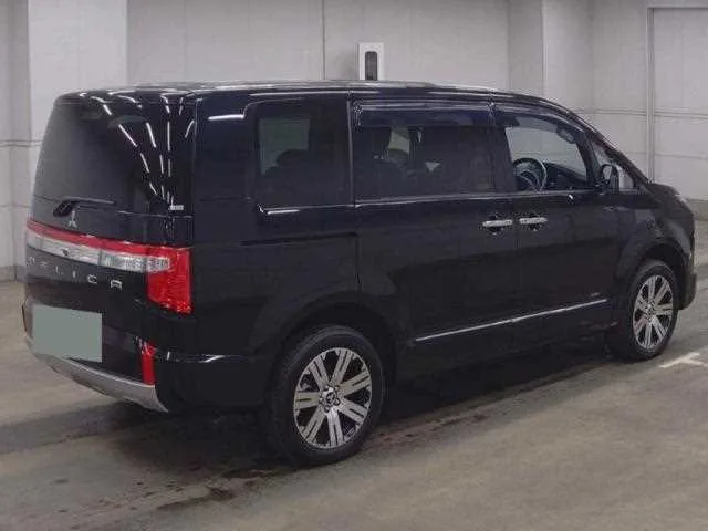 Mitsubishi Delica D:5 2023 — миниатюра 3