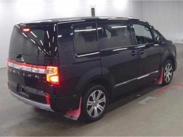 Mitsubishi Delica D:5 2023 — миниатюра 2