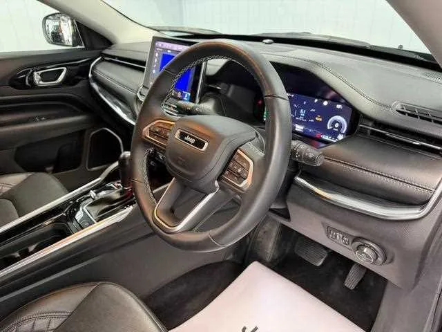 Jeep Commander 2023 — миниатюра 2
