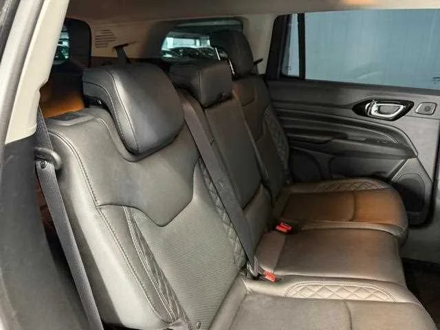 Jeep Commander 2023 — миниатюра 5