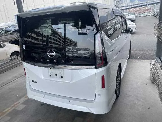 Nissan Serena 2023 — миниатюра 2