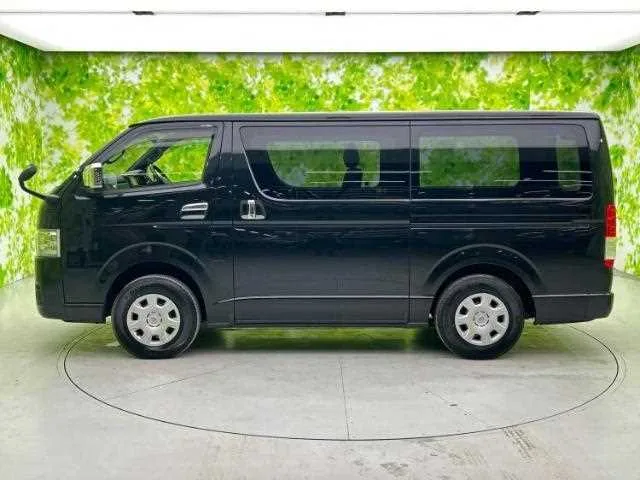 Toyota Hiace Van 2023 — миниатюра 2