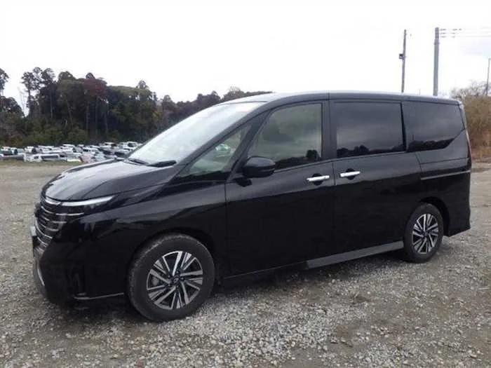 Nissan Serena e-Power HighWaySter-V 2023 — миниатюра 2