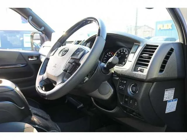 Toyota Hiace Van 2024 — миниатюра 4