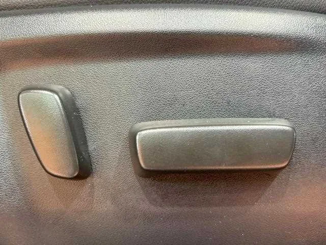 Toyota Hilux 2023 — миниатюра 3