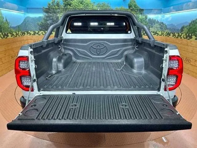Toyota Hilux 2023 — миниатюра 4