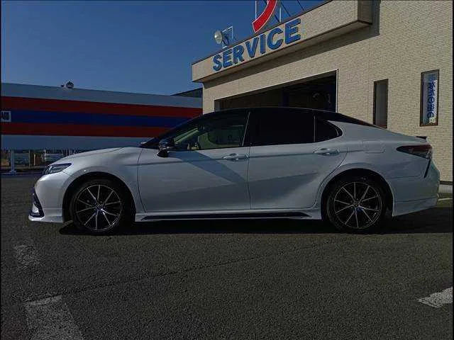Toyota Camry 2023 — миниатюра 3