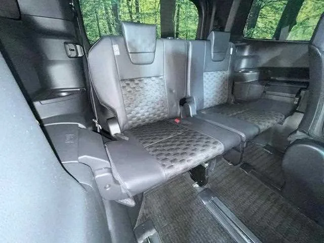 Toyota Voxy 2025 — миниатюра 4