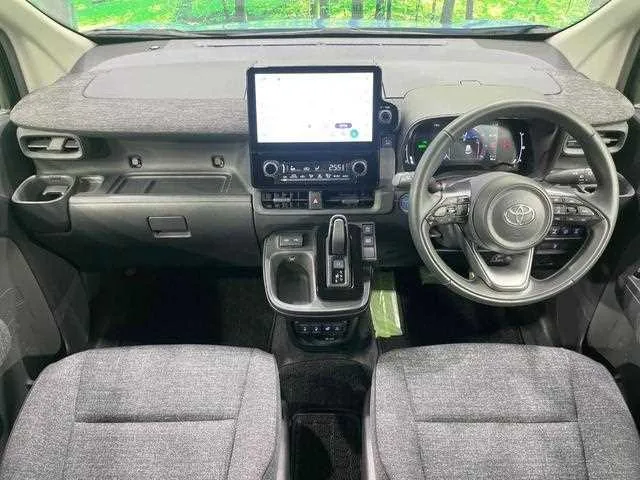 Toyota Sienta 2022 — миниатюра 2