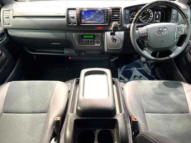 Toyota Hiace Van 2025 — миниатюра 2