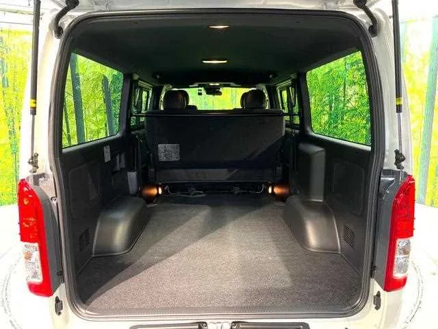 Toyota Hiace Van 2025 — миниатюра 4