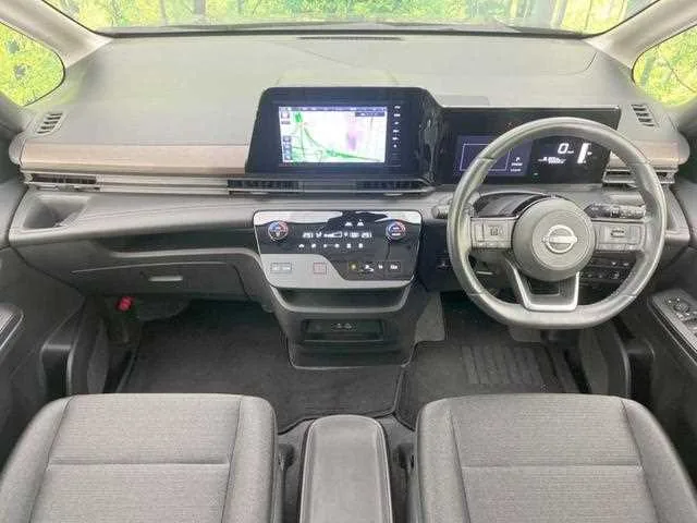 Nissan Serena 2023 — миниатюра 2
