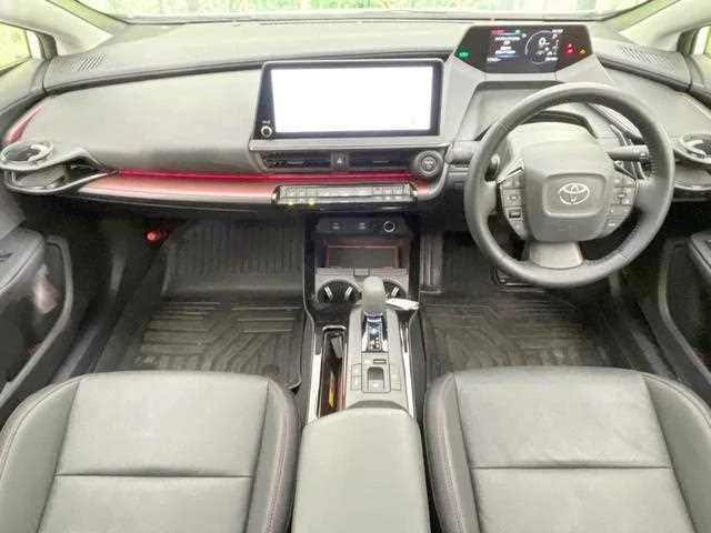 Toyota Prius 2024 — миниатюра 2