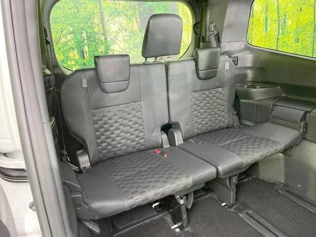 Toyota Voxy 2024 — миниатюра 4