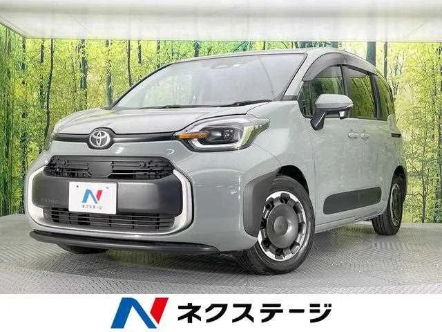 Toyota Sienta 2023 — фото 1, купить с доставкой в Москву