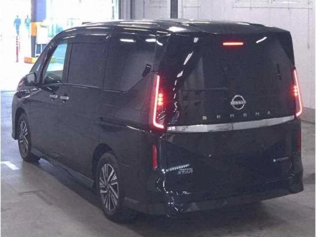 Nissan Serena 2023 — миниатюра 2