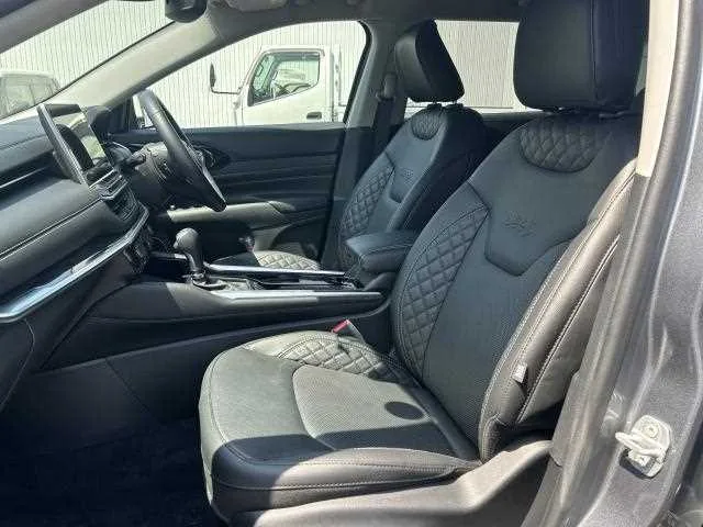 Jeep Commander 2023 — миниатюра 3