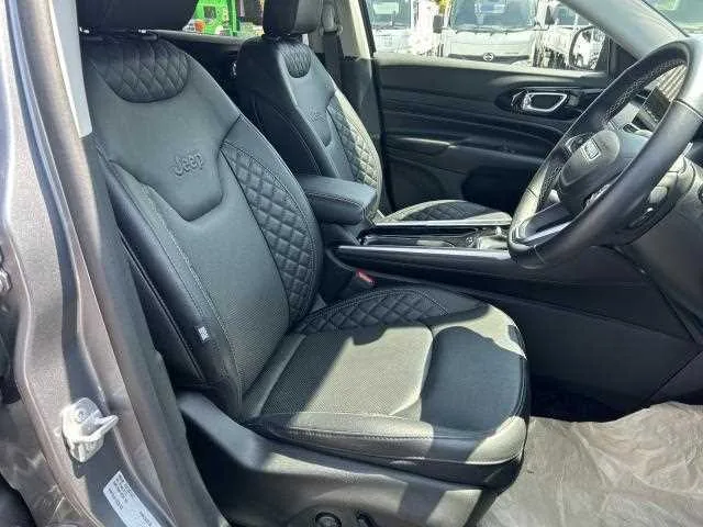 Jeep Commander 2023 — миниатюра 4