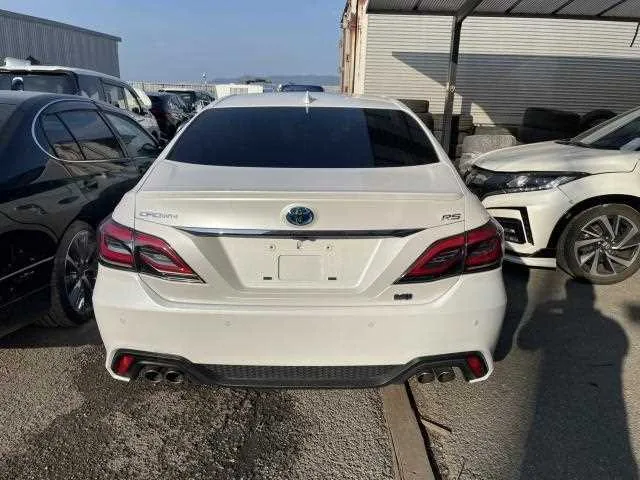 Toyota Crown Hybrid 2022 — миниатюра 2