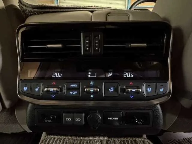 Toyota Land Cruiser 2023 — миниатюра 4