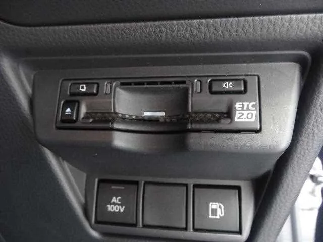 Toyota Prius 2023 — миниатюра 3