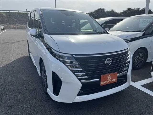 Nissan Serena 2025 — фото 1, купить с доставкой в Москву