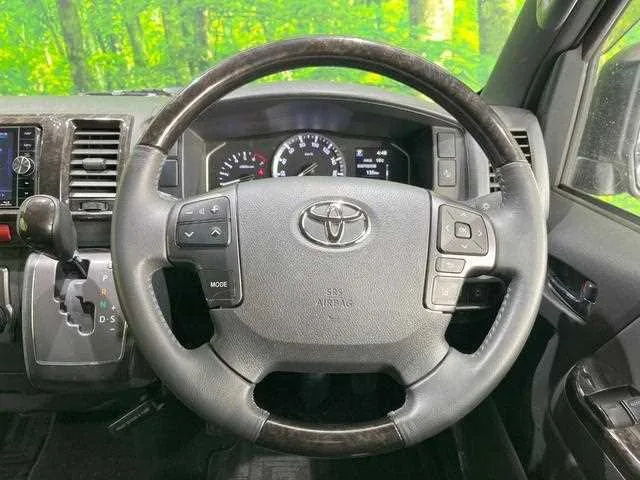 Toyota Hiace Van 2023 — миниатюра 4