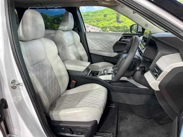 Mitsubishi Outlander 2022 — миниатюра 5